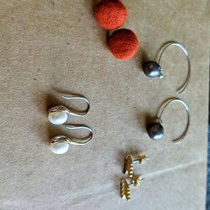 Lot of earrings